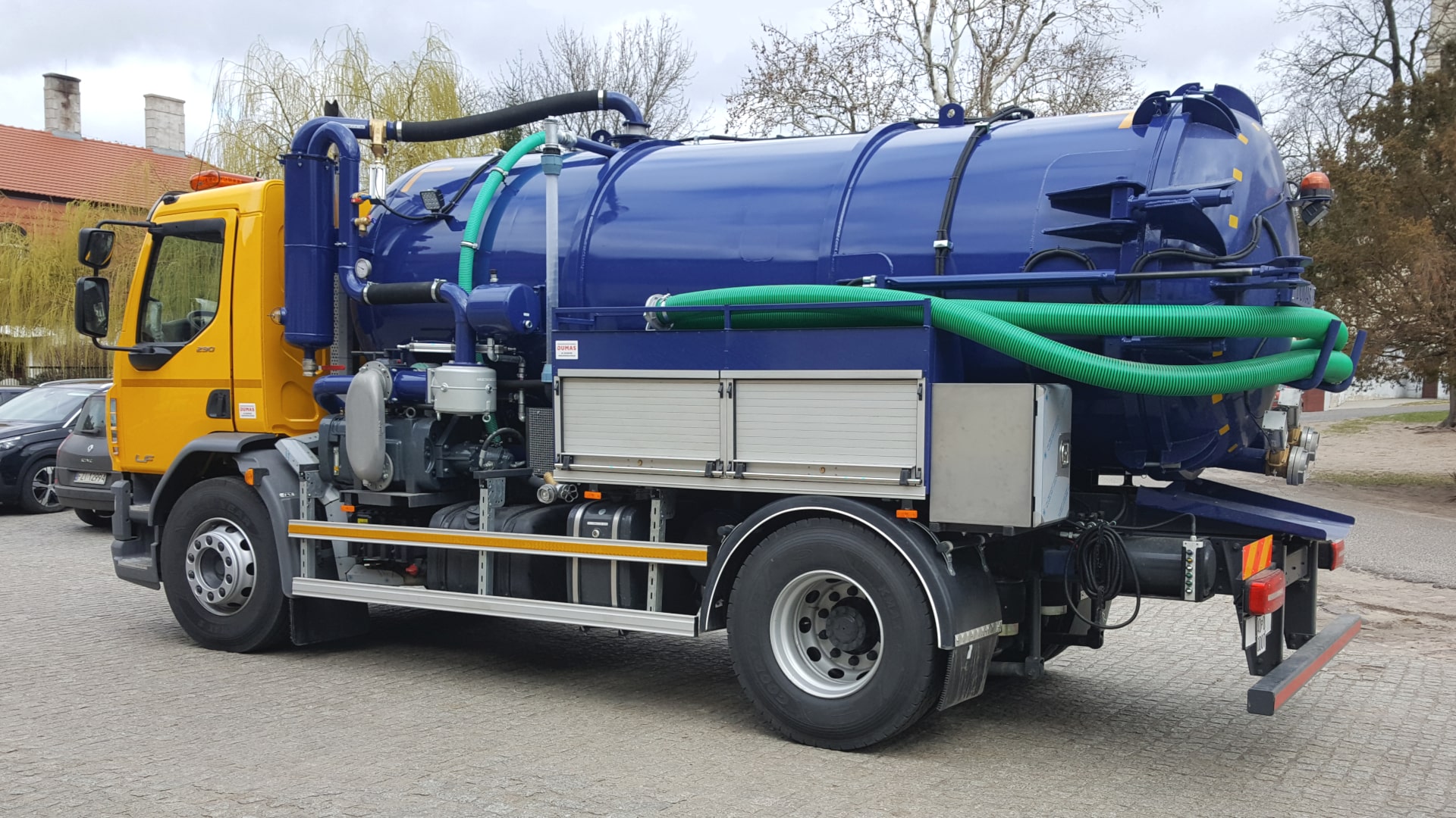 Samochów WUKO - producent Dumas